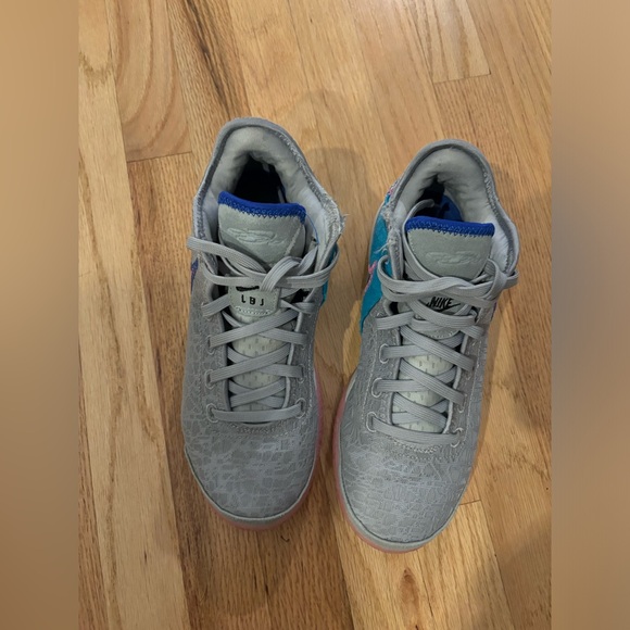 Lebron 20 NXT Gen Size 7.5 Men - Picture 9 of 9